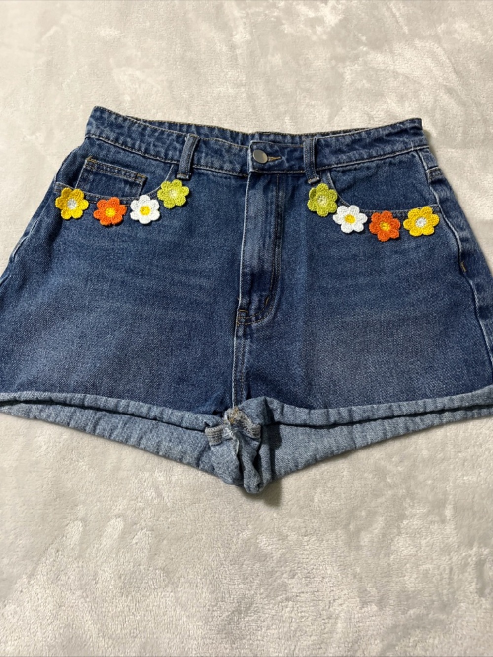 Cider 2" Inseam Denim Crochet Flower Accents Shorts Blue Jean Shorts Size: L